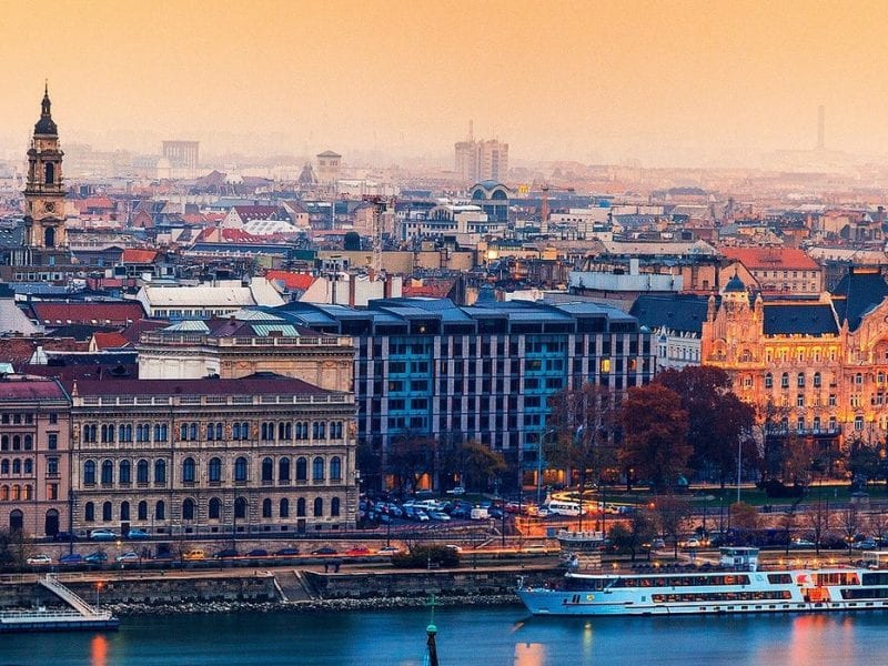 Paste Budapesta